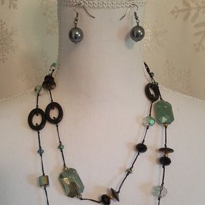 Premier Designs Emerald Isle necklace & earrings